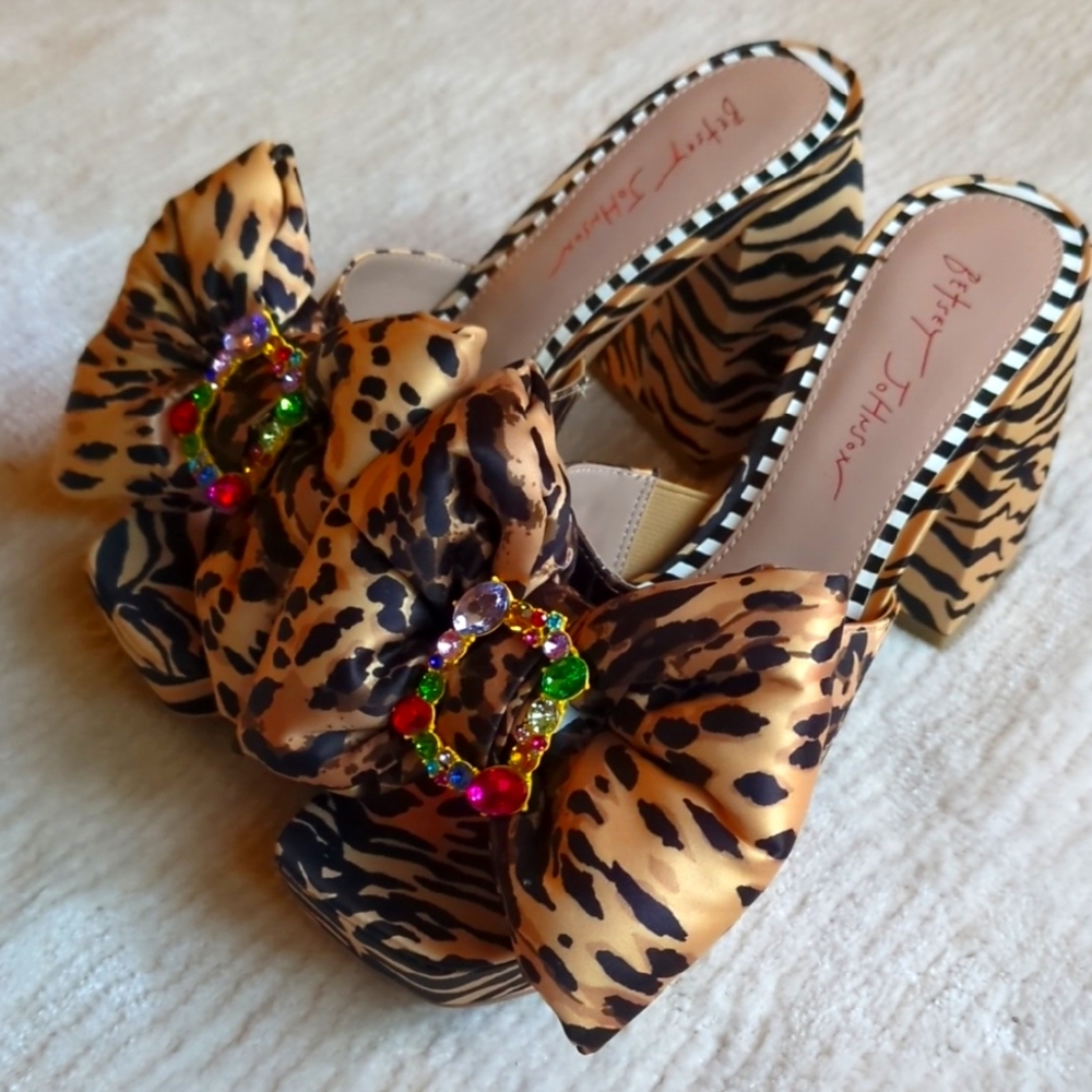 Betsy Johnson Leopard Print Bow Platform Heels
